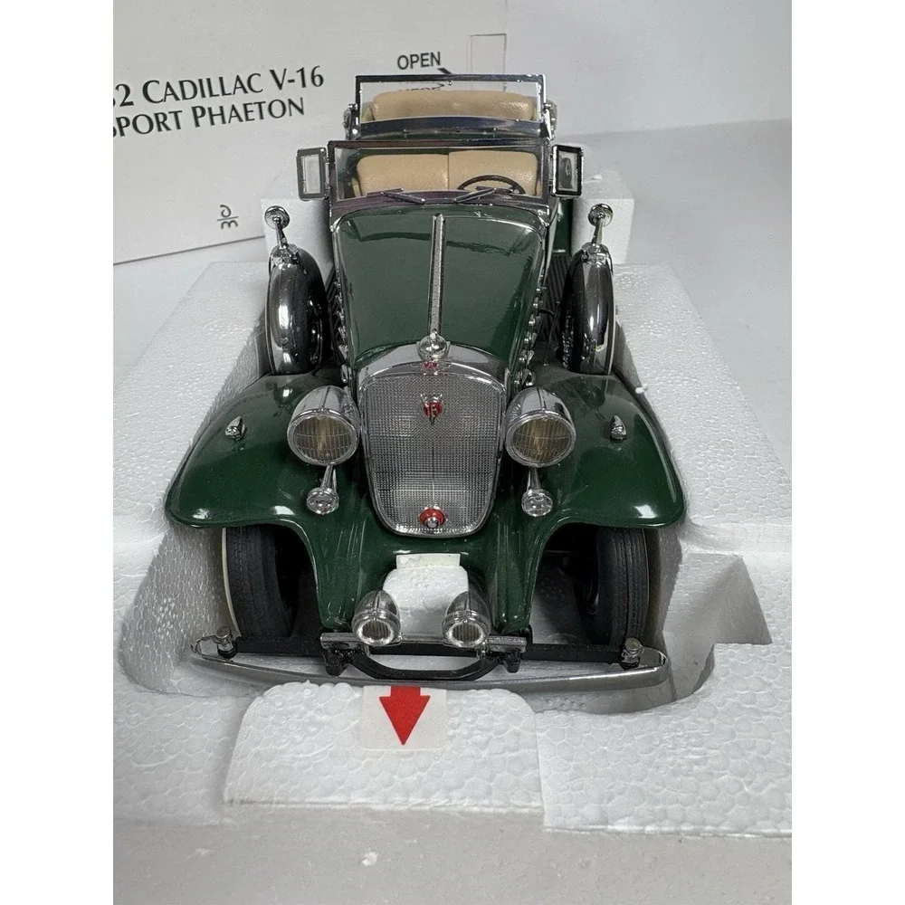 Danbury Mint 1932 Cadillac V16 Sport Phaeton 1:24 Diecast READ